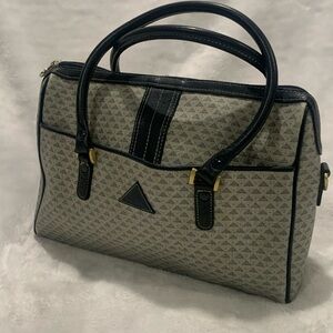 Vintage 1984 Liz Claiborne purse, blue leather trim with signature triangle logo